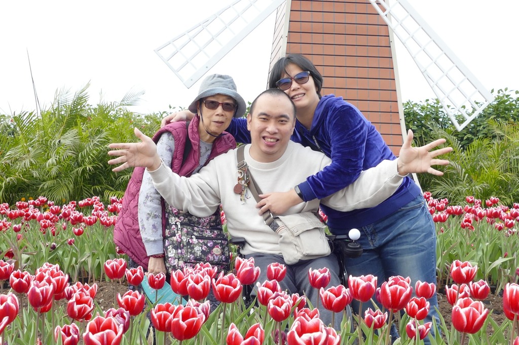 嘉星最愛與家人外出遊玩，輪椅不會局限他四圍去。