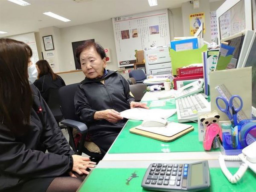 玉置泰子獲得健力士世界紀錄認證，成為「全球最高齡辦公室主管」。