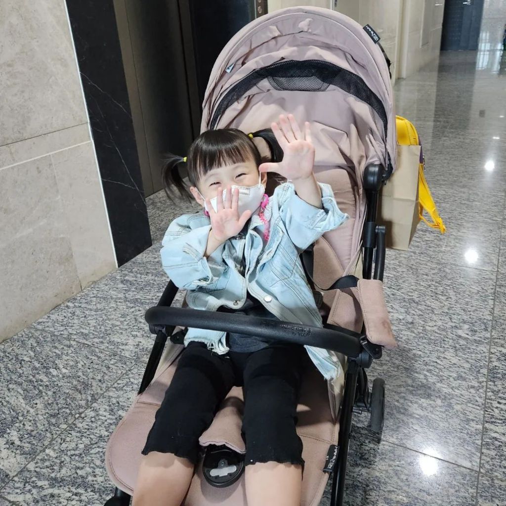 【罕見病】3歲幼女患罕見病嚴重至無法站立 《RunningMan》HAHA妻崩潰：情願我受罪