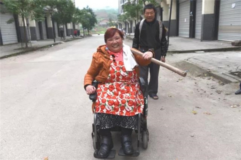 甘庭芳：轮椅上的最美女强人