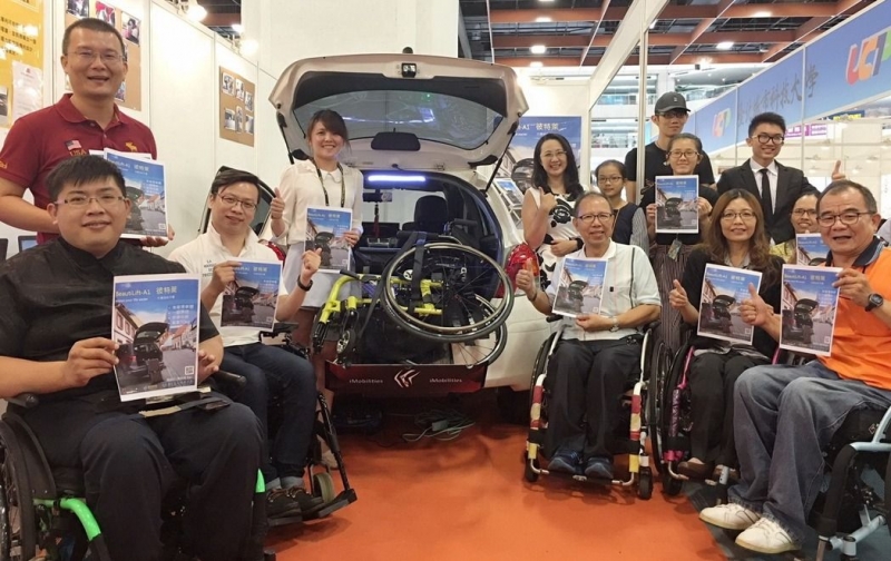 国产汽车轮椅收纳机 錩玄开发成功
