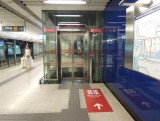 博覽館站內設有升降機連接月台及大堂